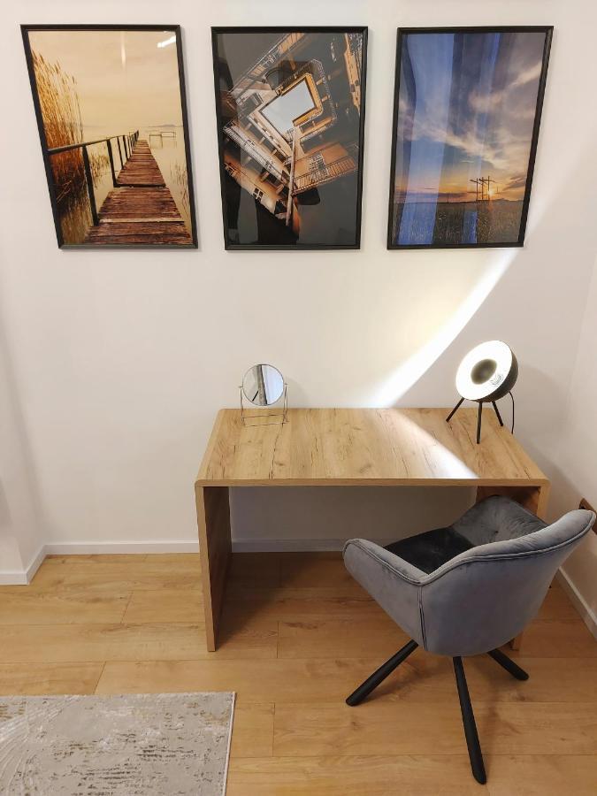 Square 16 Apartman - Absolutely Central Location With Self Check In 松博特海伊 外观 照片