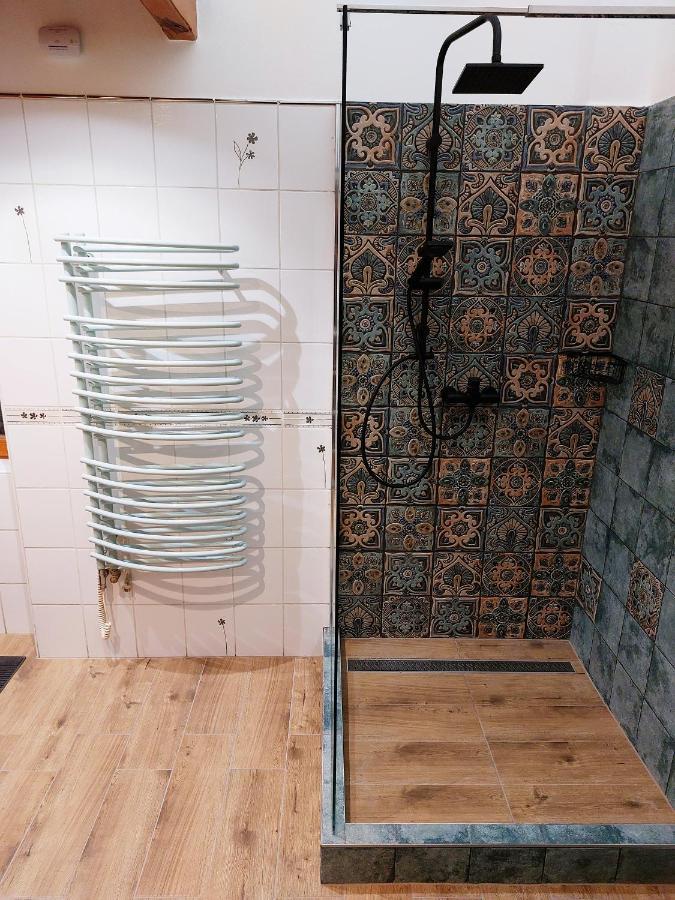 Square 16 Apartman - Absolutely Central Location With Self Check In 松博特海伊 外观 照片