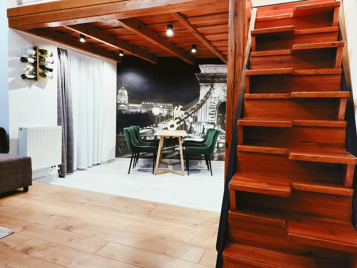 Square 16 Apartman - Absolutely Central Location With Self Check In 松博特海伊 外观 照片