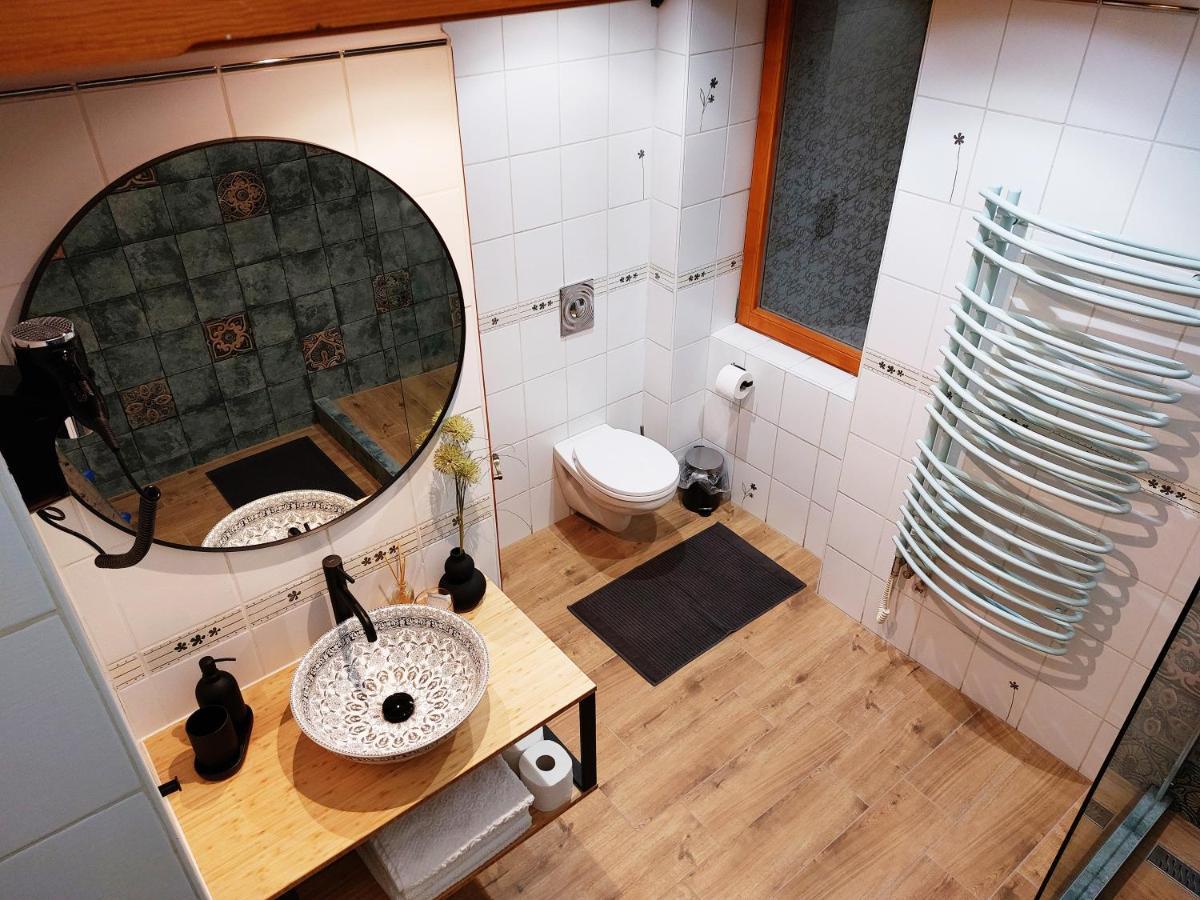 Square 16 Apartman - Absolutely Central Location With Self Check In 松博特海伊 外观 照片